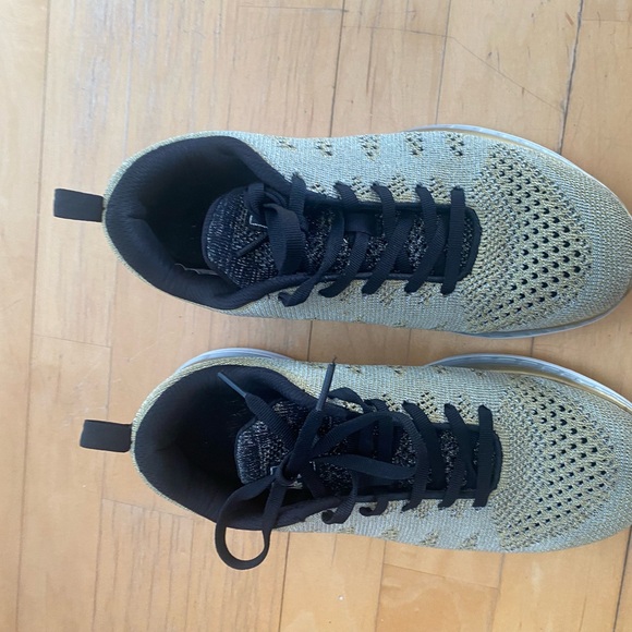 APL TechLoom Pro Shoes Size 8 Gold EUC - Picture 9 of 11
